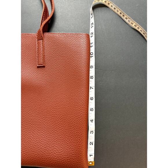 NWOT Vince Camuto Vegan Leather Shoulder Bag w/ dustbag and care instuctions - Picture 4 of 10